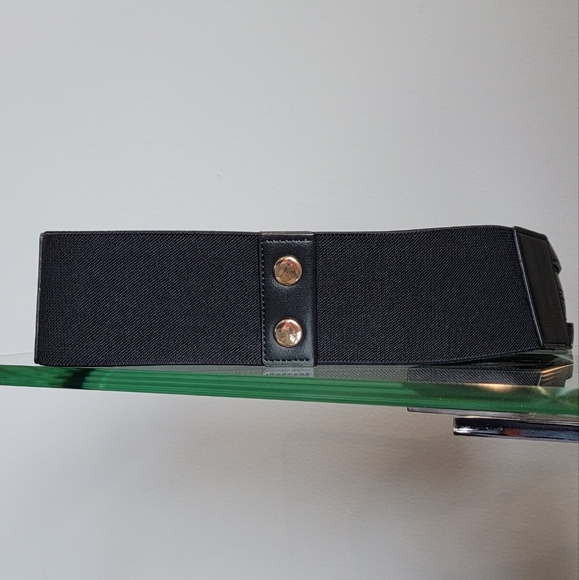 The Limited Black Buckle Belt Sz: S - Picture 3 of 9